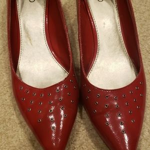 Women's kitten heel pumps